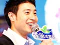 潘玮柏抵沪诠释“冷言冷语”