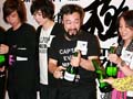 陈奕迅贴着络腮胡亮相