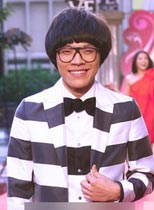 卢广仲斑马礼服扮柯南 