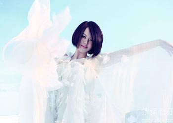 谭维维丽江唱王菲名曲 舞美不计成本创个唱之最 