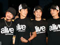 alive现身引女性围堵
