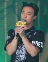 陈奕迅夺至尊男歌手奖
