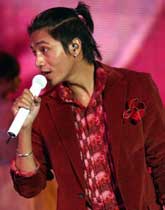 陈坤潮流发型亮相