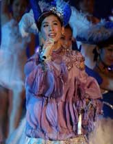 黄圣依华丽演唱