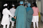 李湘被推回病房休息