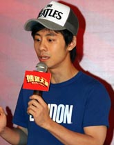后舍男生搞怪