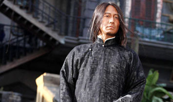 《十月围城》黎明“乞丐”变富贵公子