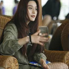 穿破丝袜玩另类的女星