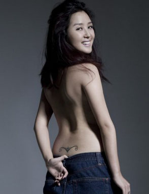 何洁突破尺度秀美背 小萝莉变身成熟女人