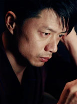 段奕宏 饰演 Leslie