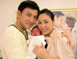 林文龙郭可盈携女回家