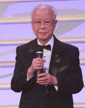 陈百强获金针奖 父亲代领奖