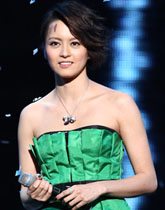 梁咏琪演唱《爱得起》