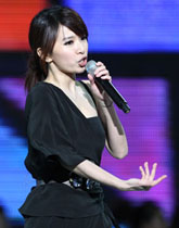 SHE动感演唱