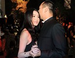 温碧霞与老公大秀甜蜜