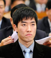 刘翔认真听讲