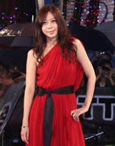 陈绮贞希腊女神装亮相红毯