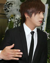 CNBLUE成员郑容和