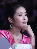 评委颖儿美丽动人
