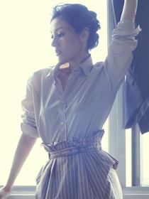 美人侧影