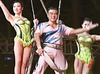 平壤杂技团《单杠飞人》
