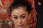 花儿闵百慧性感写真酥胸迷人 霸气外露像极张雨绮