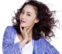 姚笛小露香肩尽显妩媚