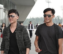 冯绍峰李晨看网球