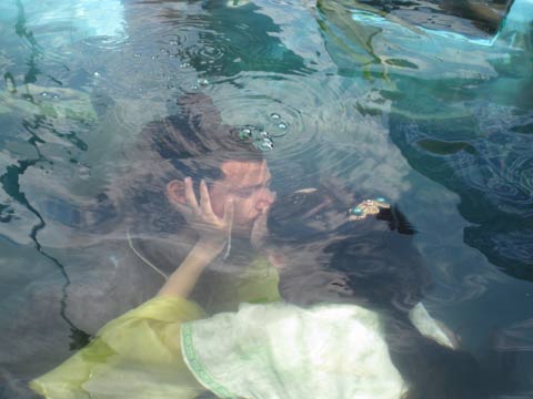 《白蛇后传》哪吒小青相恋 邱心志傅淼水下激吻