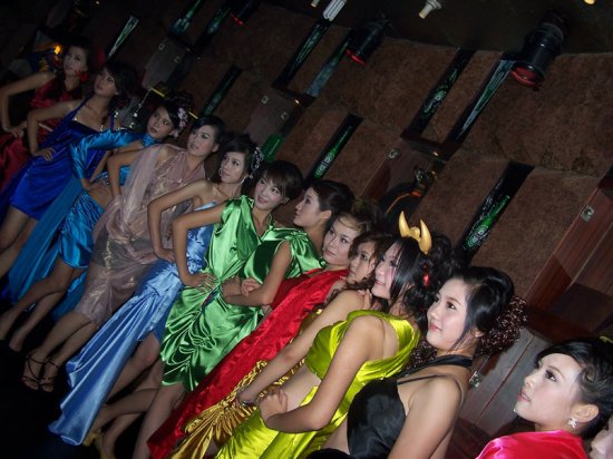 江淮同悦汽车职业模特大赛湖南赛区酒库酒吧模特秀