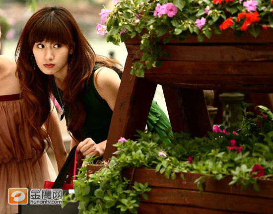 赵美然与金娜娜挑拨"云雨恋" 惹事挑拨黄金组合